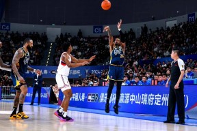 pg模拟器官方下载风云突变！广东宏远转会期单刀错失，CBA常规赛版图或变，赛场秩序良好，身体对抗强度拉满的简单介绍