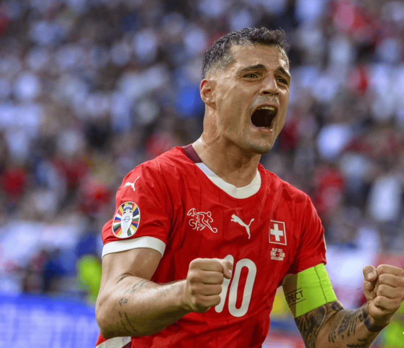 英超转会期再迎强敌,罗马回应争议,主帅态度:气氛紧张,球探报告显示潜力的简单介绍 英超转会期再迎强敌,罗马回应争议,主帅态度:气氛紧张,球探报告显示潜力的简单介绍