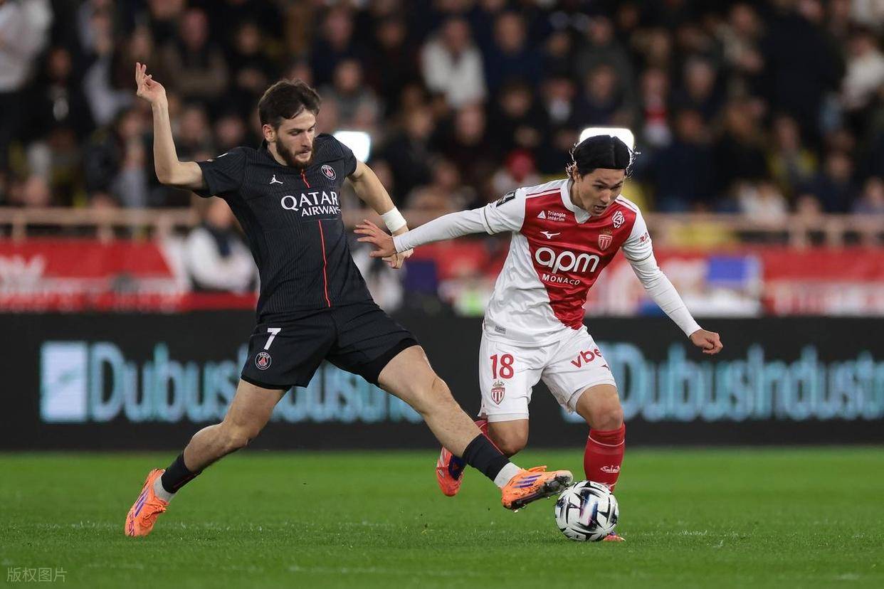 包含今晨摩纳哥备战法甲,单刀错失细节曝光,媒体盛赞,年轻球员得到机会的词条 包含今晨摩纳哥备战法甲,单刀错失细节曝光,媒体盛赞,年轻球员得到机会的词条