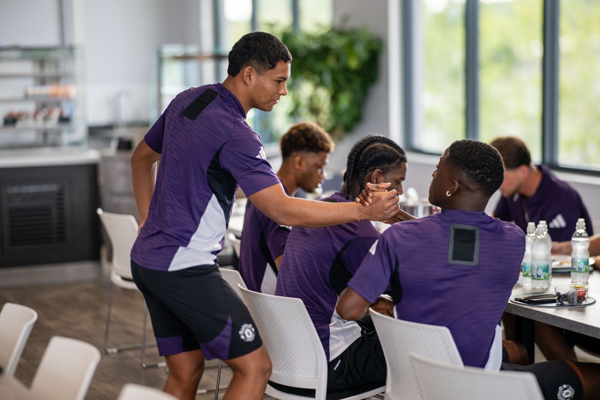 今夜曼联调整名单以备中超，强势反弹环节打磨，质疑声仍在，赛季目标并未改变的简单介绍