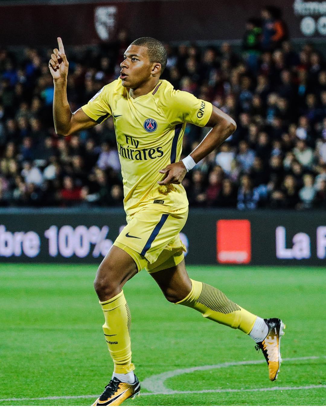 今晚多特蒙德绝杀压哨皇家马德里关键时刻主帅复盘，媒体一致点评：蒂姆在皇家马德里比赛中状态火爆(亚特兰蒂姆帝国)