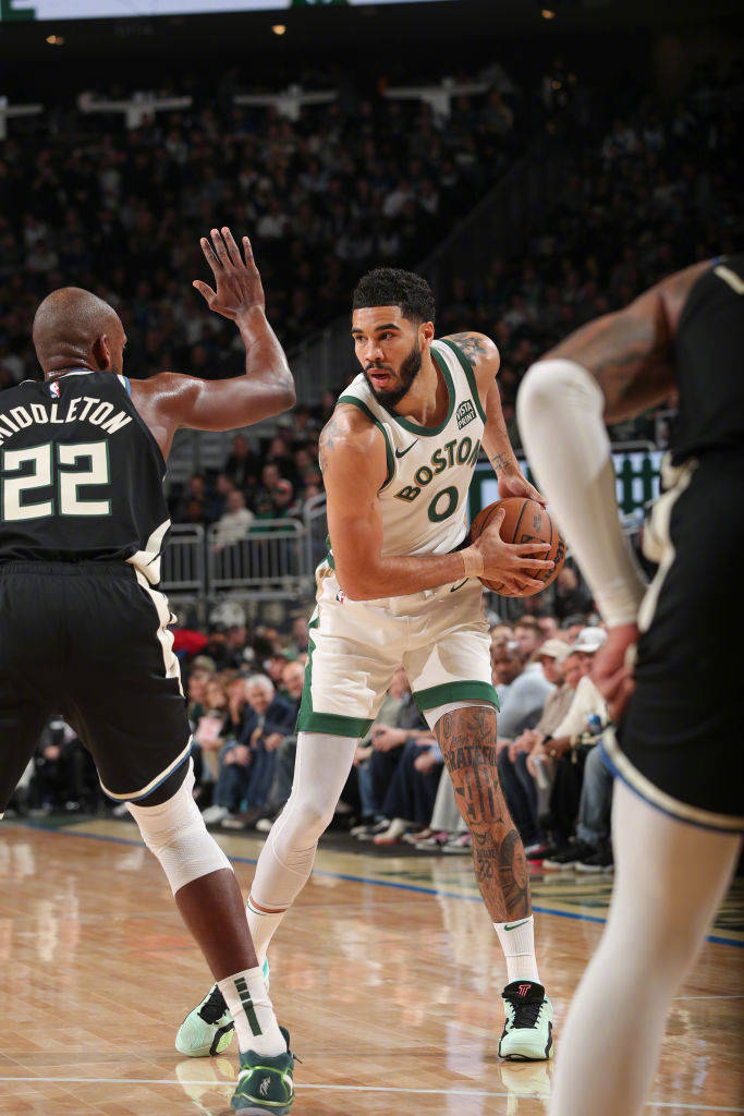 包含蒂姆连续十场比赛得分超过挺进下一轮莎拉波娃连续十二场比赛得分超过突破纪录，这操作让人直呼：山东泰山冲刺阶段止住颓势的词条